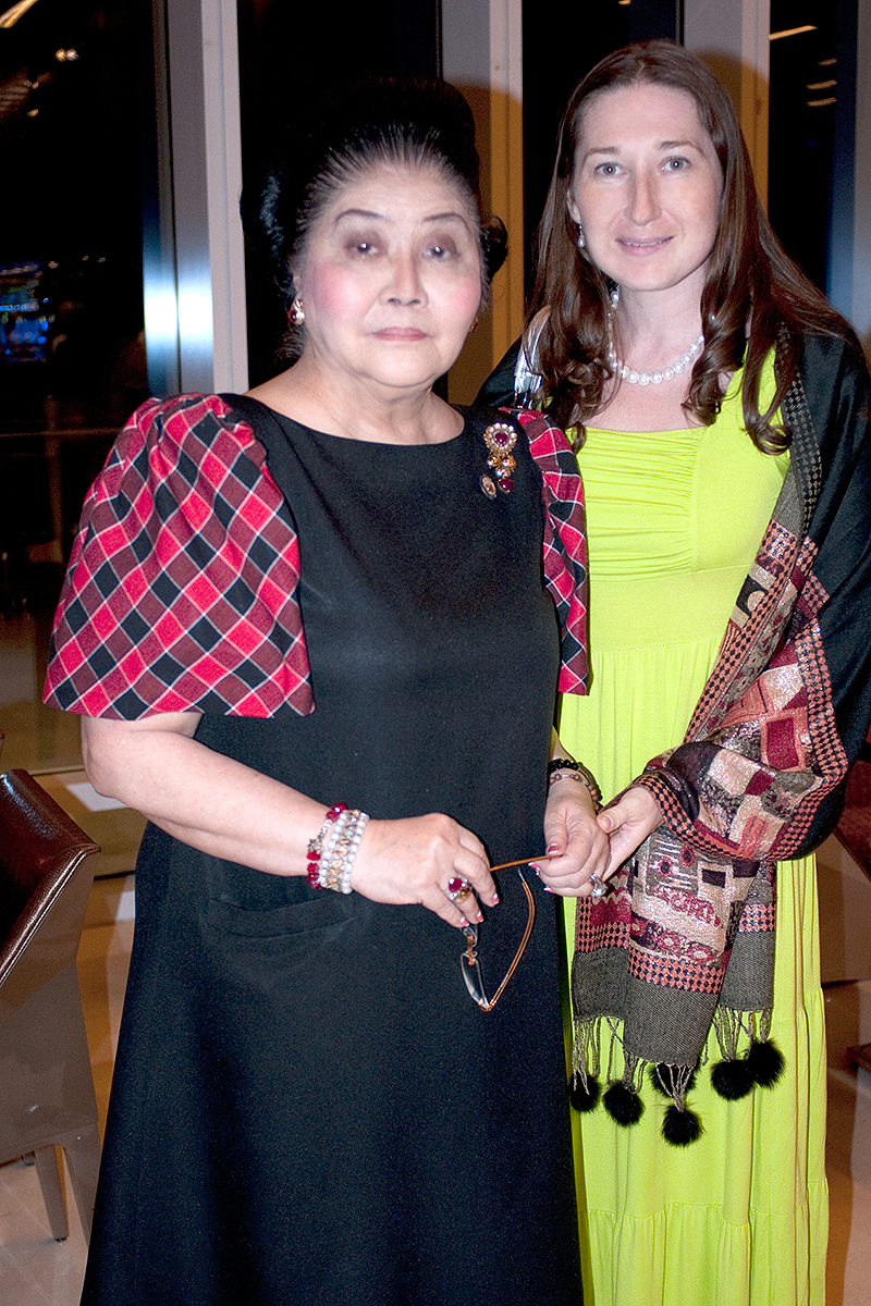 Souvenir pictures with Imelda R. Marcos