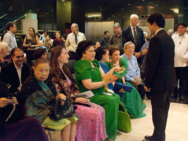 Souvenir pictures with Imelda R. Marcos