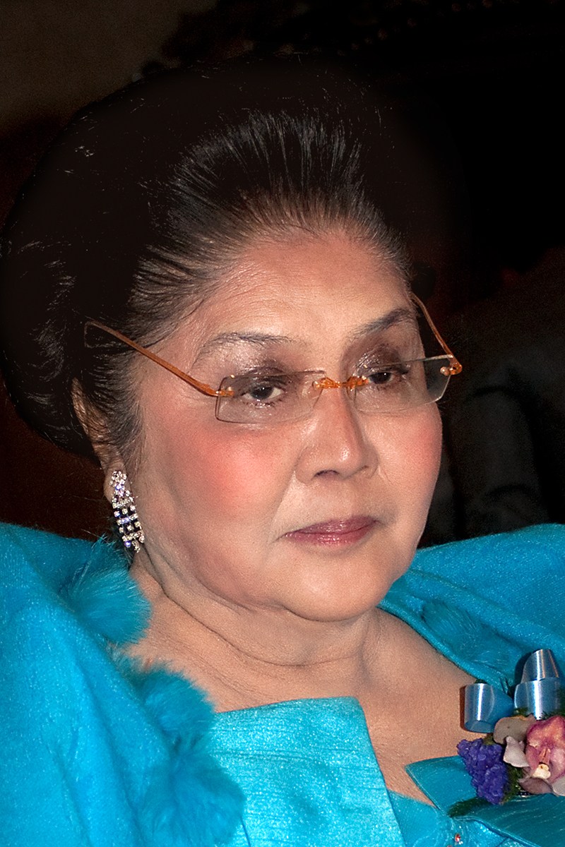 Souvenir pictures with Imelda R. Marcos