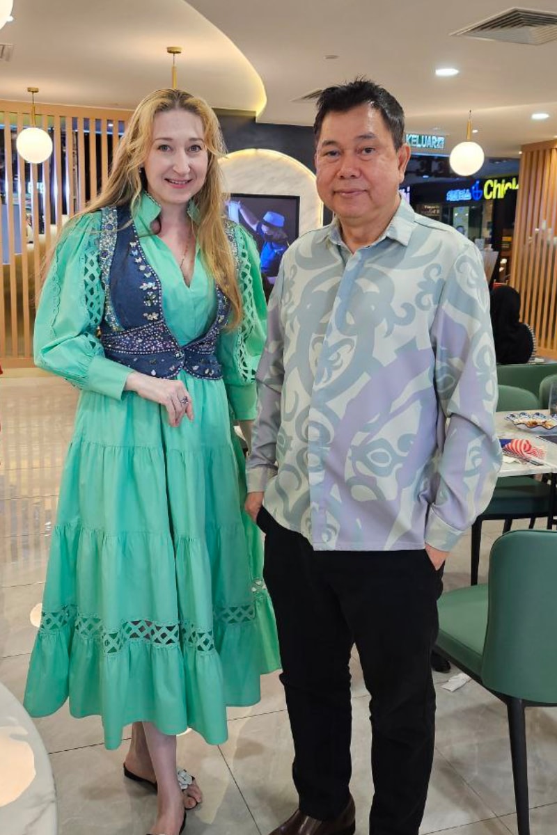 Natalya with YM Tengku Hissamuddin at Mee Hiris opening 2024
